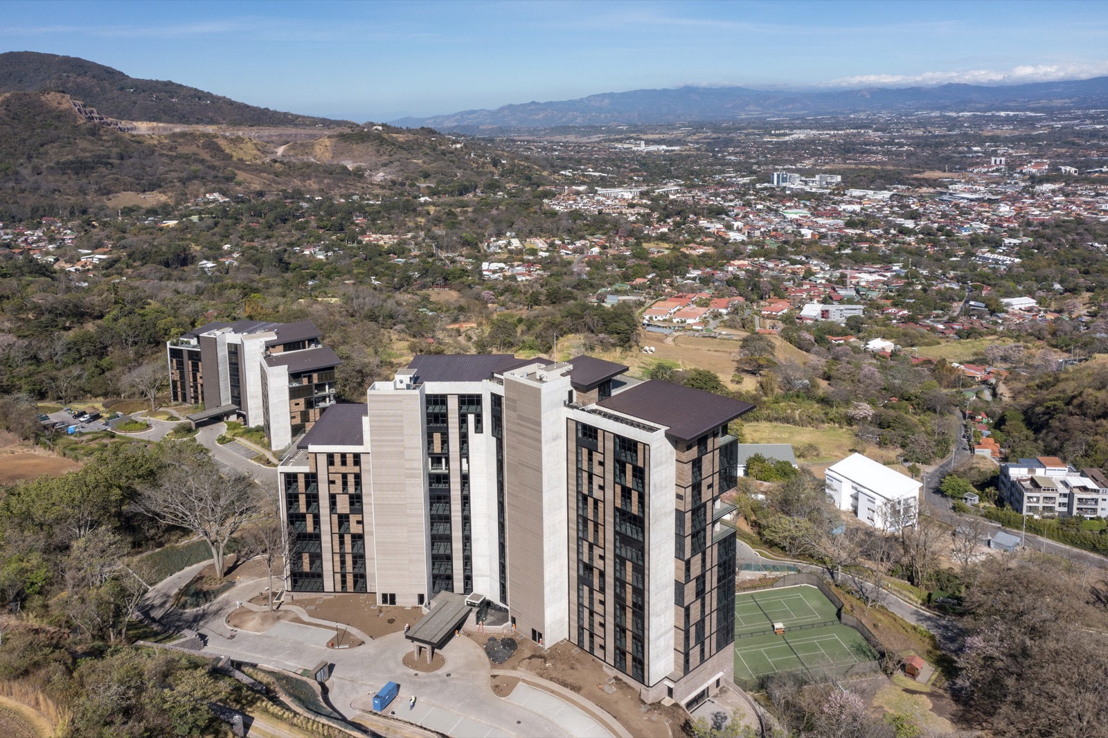 Solaris Santa Ana